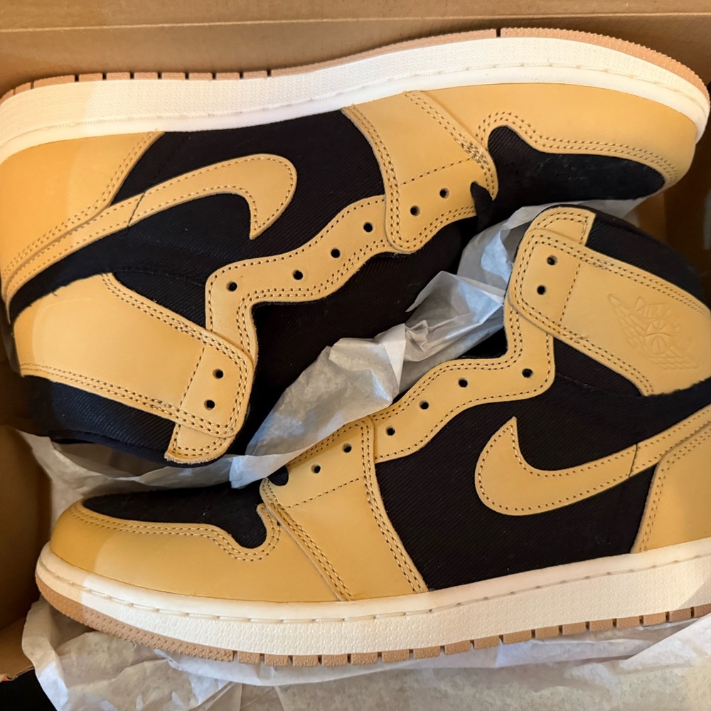 Air Jordan 1 Retro High ‘Heirloom’